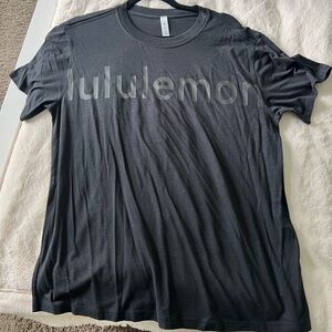 Lululemon tee